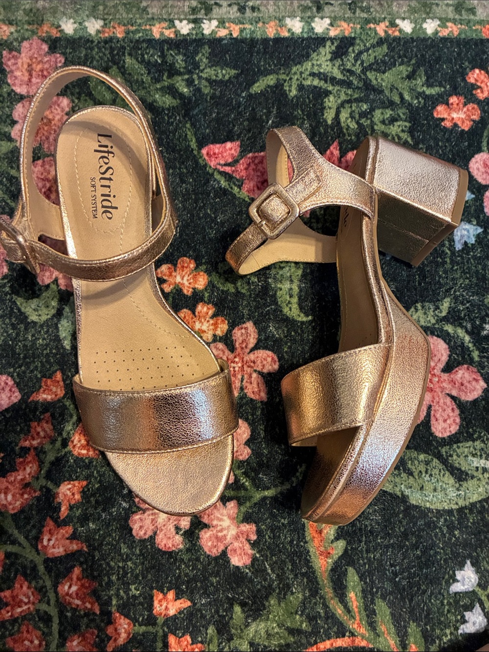 Life Stride Womens Metallic Gold Block Heel Sandals